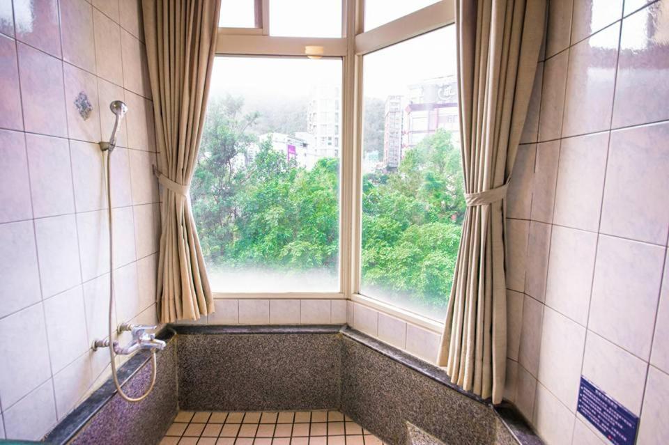 AOIKE Hot Spring Hotel Jiaoxi Buitenkant foto